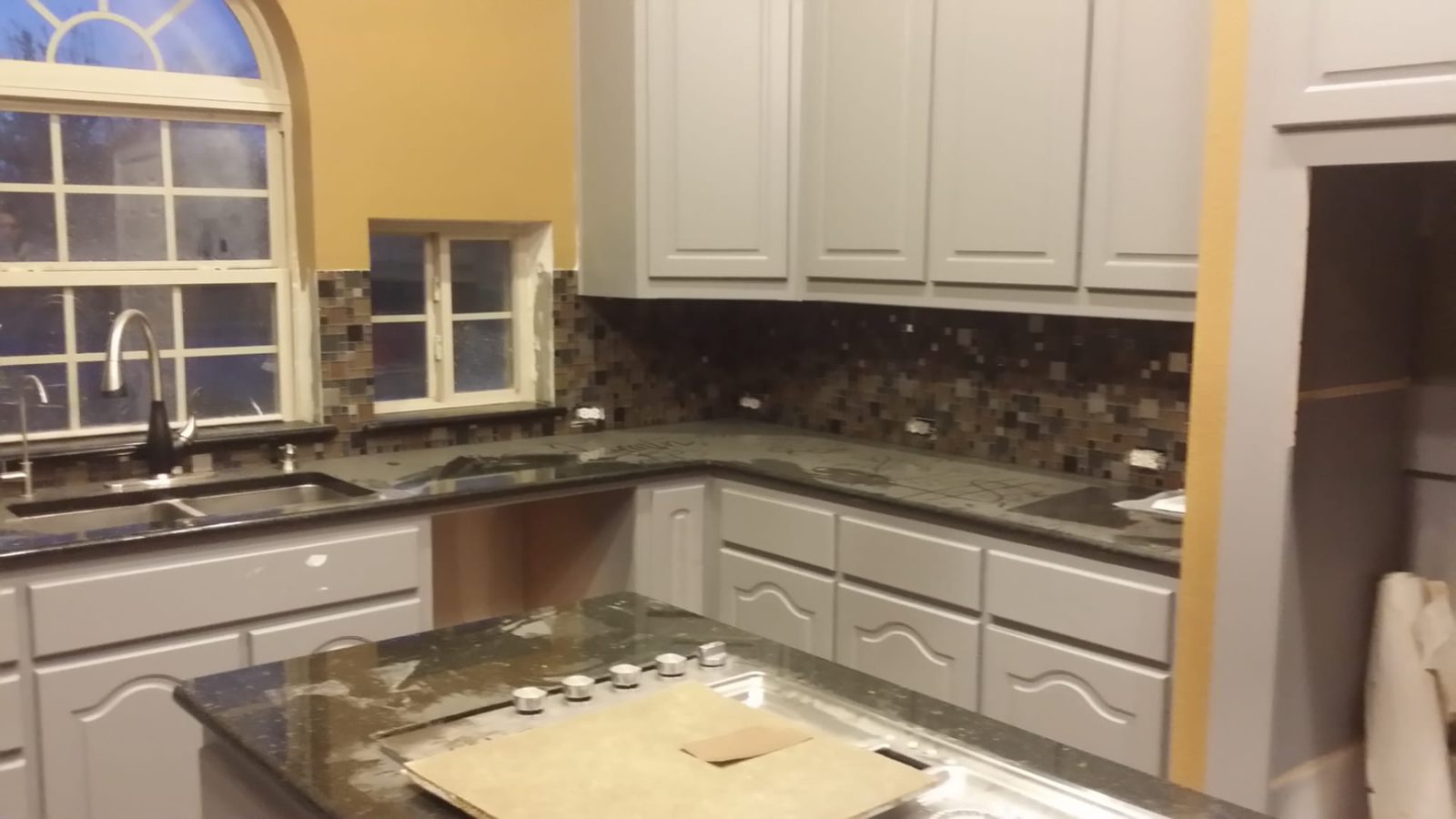 Kitchen backsplash and granite counters — 120 Buckingham Ln